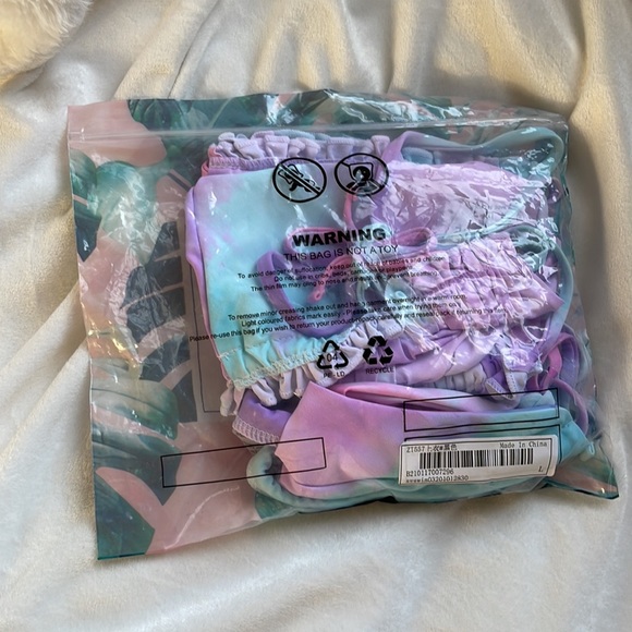 Tie dye bikini still in package - Picture 4 of 4